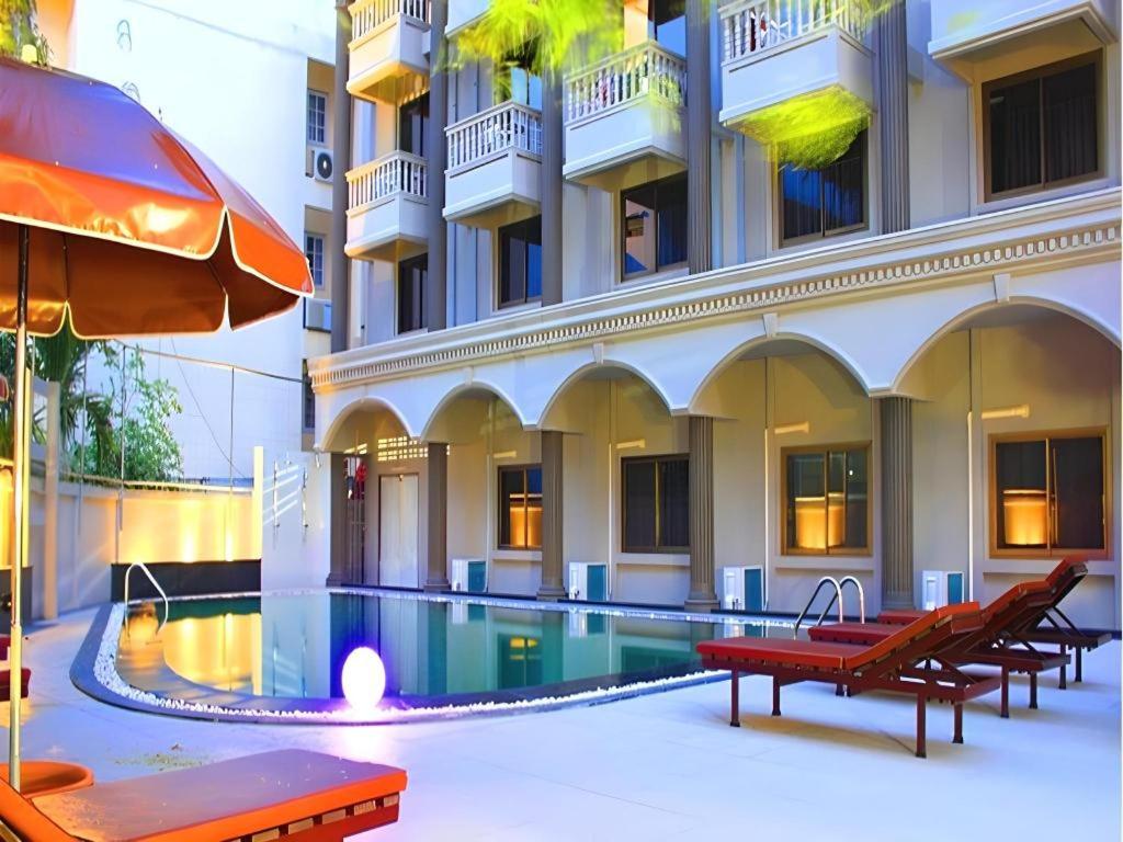 Honey Lodge