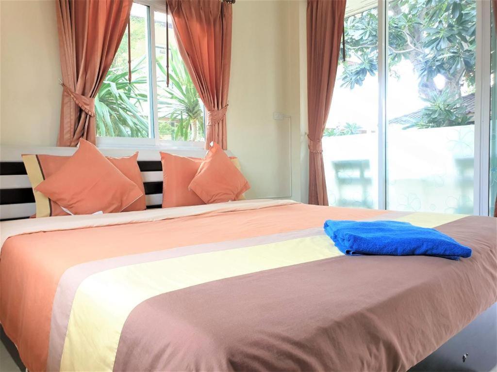 Sea Beach Koh Larn 1 Sea Beach Koh Larn 1