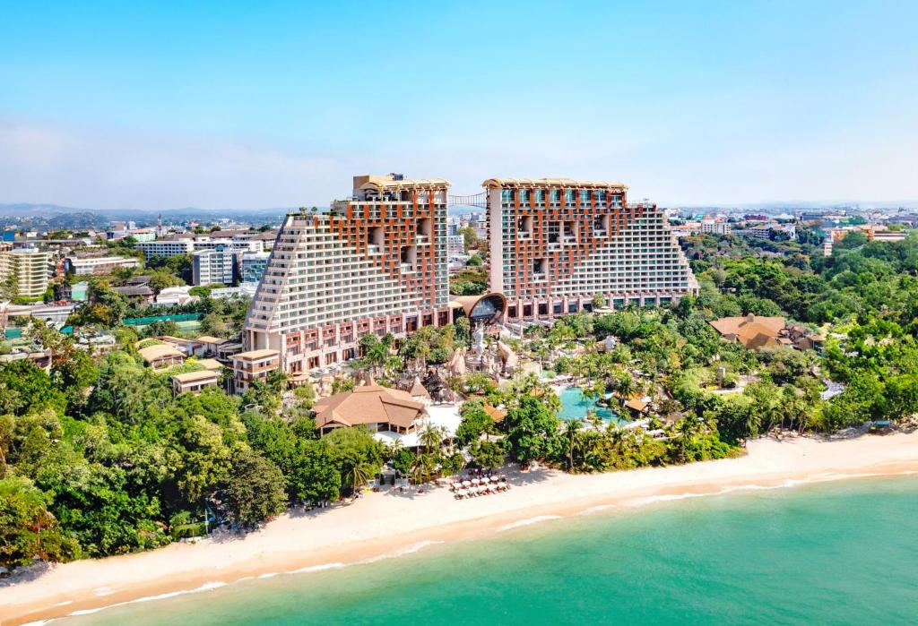 Centara Grand Mirage Beach Resort Pattaya Centara Grand Mirage Beach Resort Pattaya