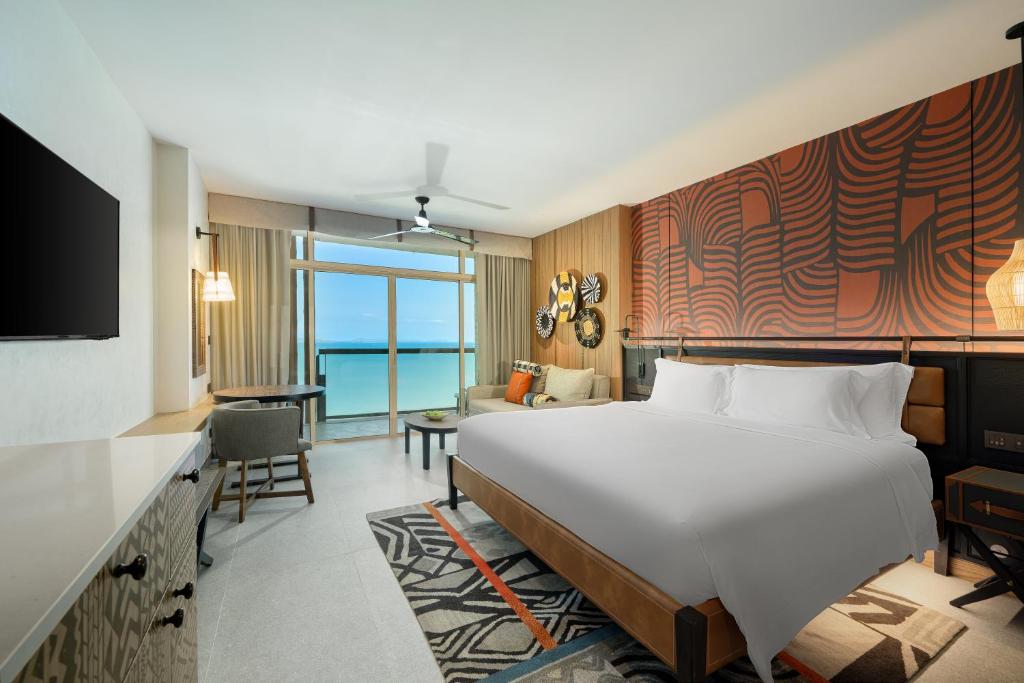 Centara Grand Mirage Beach Resort Pattaya Centara Grand Mirage Beach Resort Pattaya