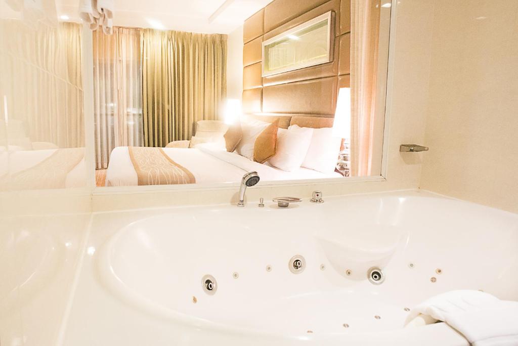Intimate Hotel Pattaya - SHA Extra Plus Intimate Hotel Pattaya - SHA Extra Plus