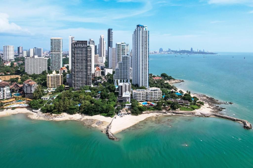 Golden Tulip Pattaya Beachfront Resort Golden Tulip Pattaya Beachfront Resort