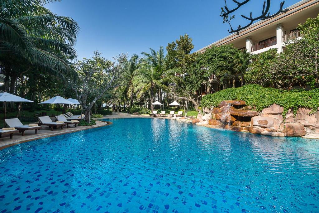 Ravindra Beach Resort & Spa - SHA Extra Plus Ravindra Beach Resort & Spa - SHA Extra Plus