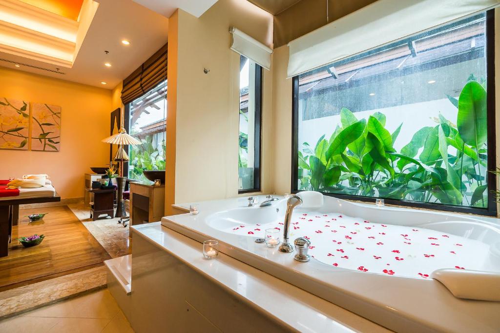Ravindra Beach Resort & Spa - SHA Extra Plus Ravindra Beach Resort & Spa - SHA Extra Plus