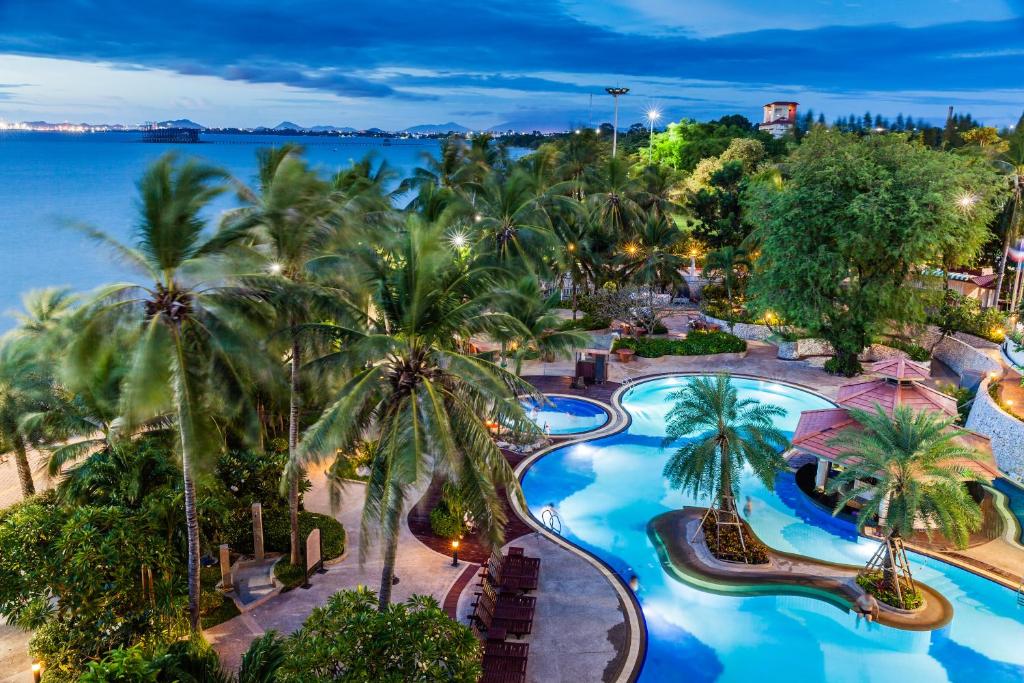 Cholchan Pattaya Beach Resort - SHA Extra Plus Cholchan Pattaya Beach Resort - SHA Extra Plus