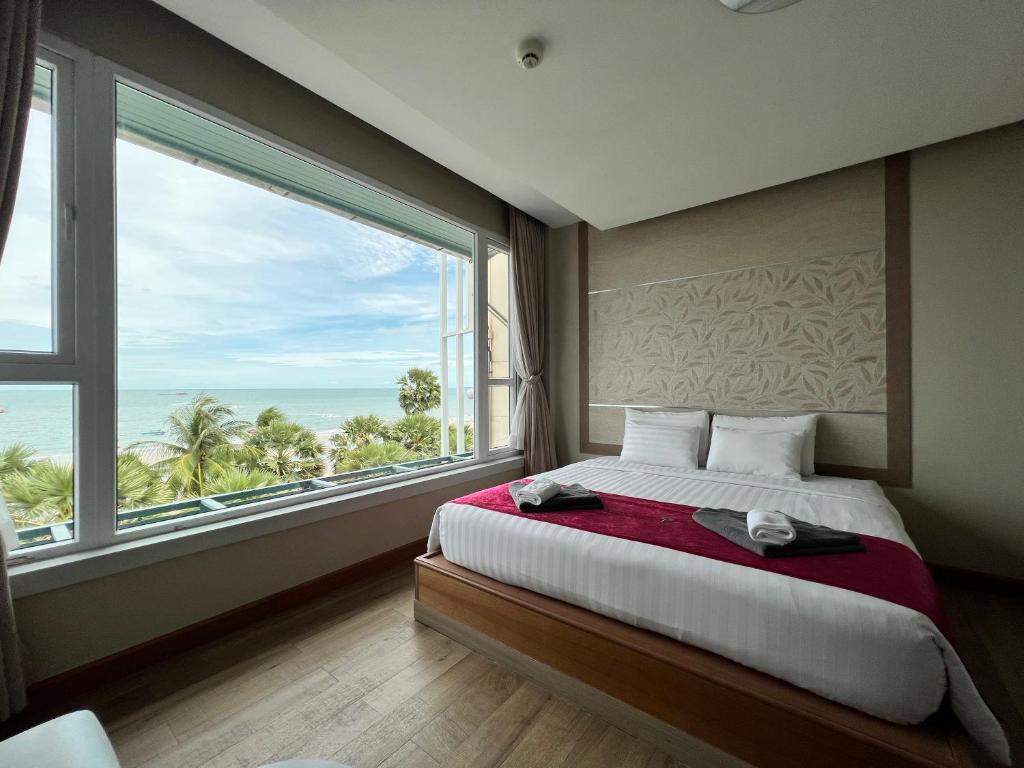 The Beach Front Resort, Pattaya The Beach Front Resort, Pattaya