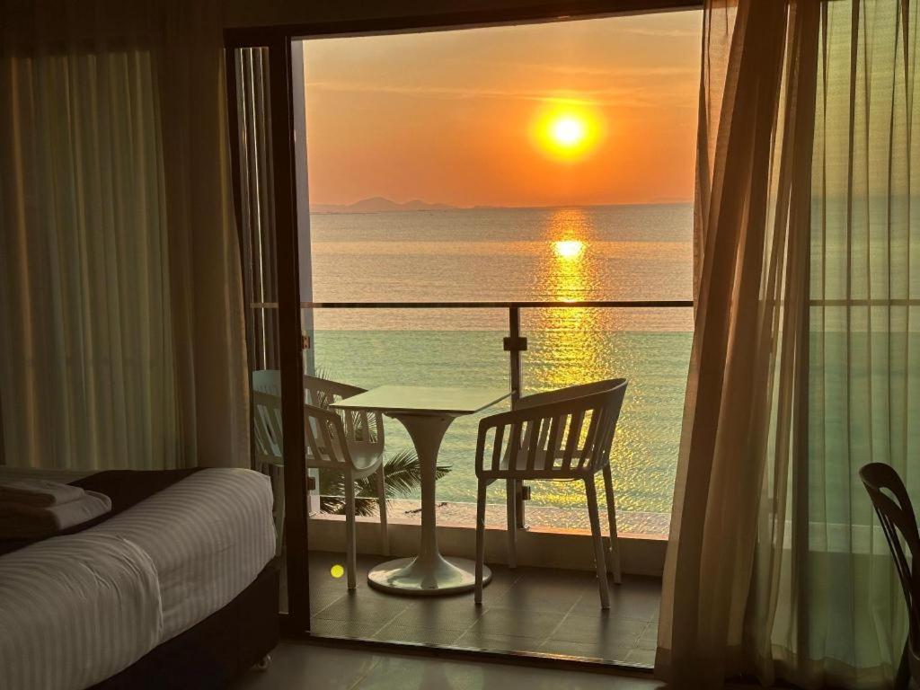 Golden Dragon Beach Resort Pattaya (Bang Lamung) Golden Dragon Beach Resort Pattaya (Bang Lamung)