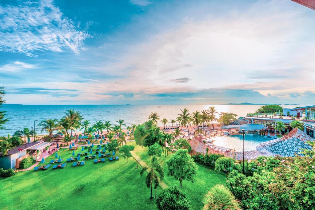 Pinnacle Grand Jomtien Resort and Beach Club