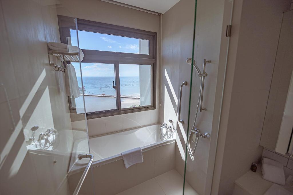 Oakwood Hotel & Residence Sri Racha