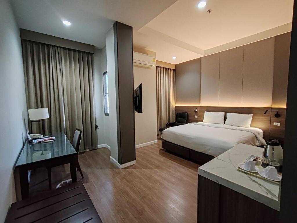 J Park Hotel - SHA Extra Plus J Park Hotel - SHA Extra Plus