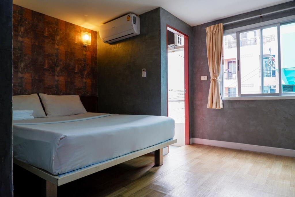 18 Coins Budget Hotel 18 Coins Budget Hotel