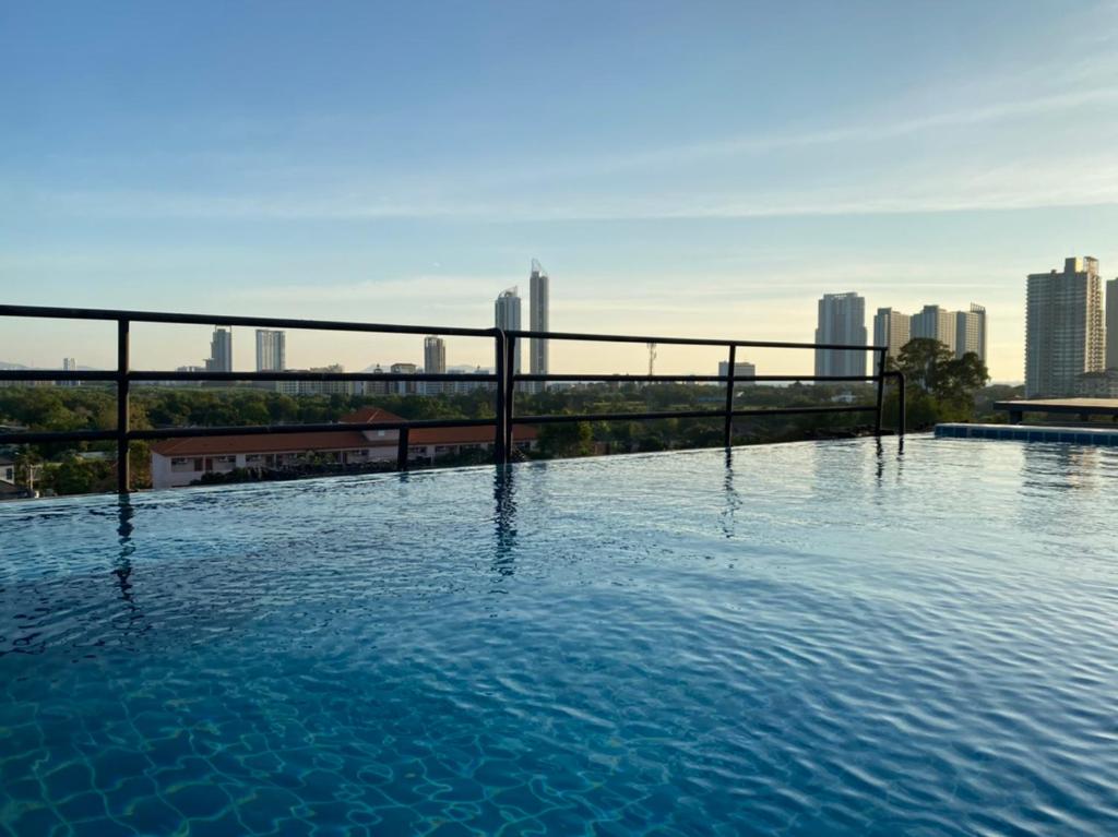 BEAR’S DEN HOTEL PATTAYA