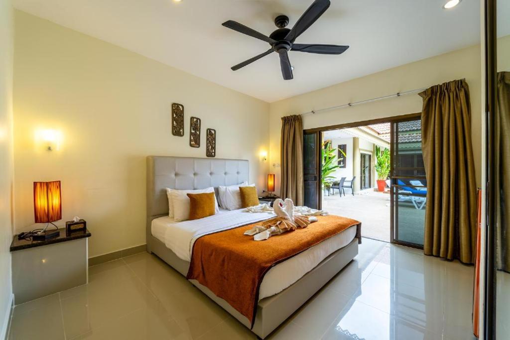 Siam Court Hotel and Resort