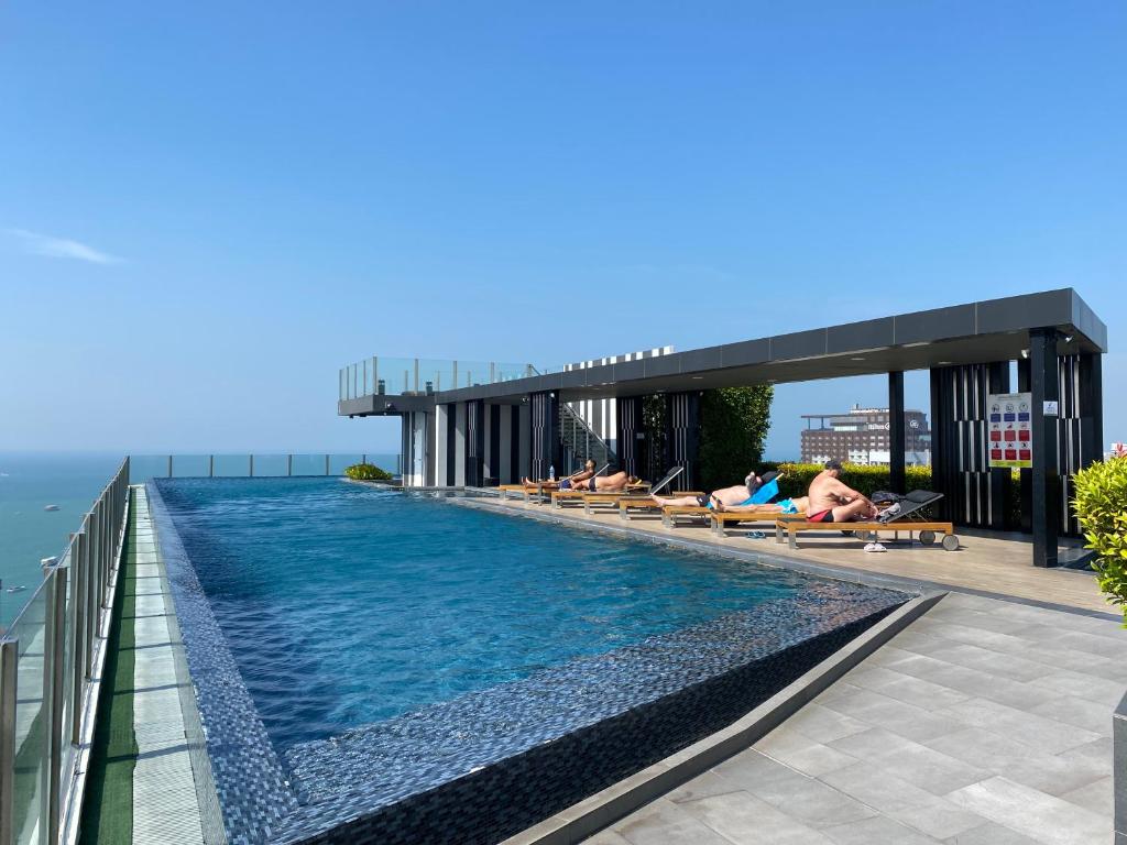 The Base in pattaya The Base in pattaya