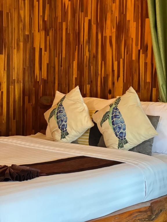 Homebeach Resort เกาะล้าน