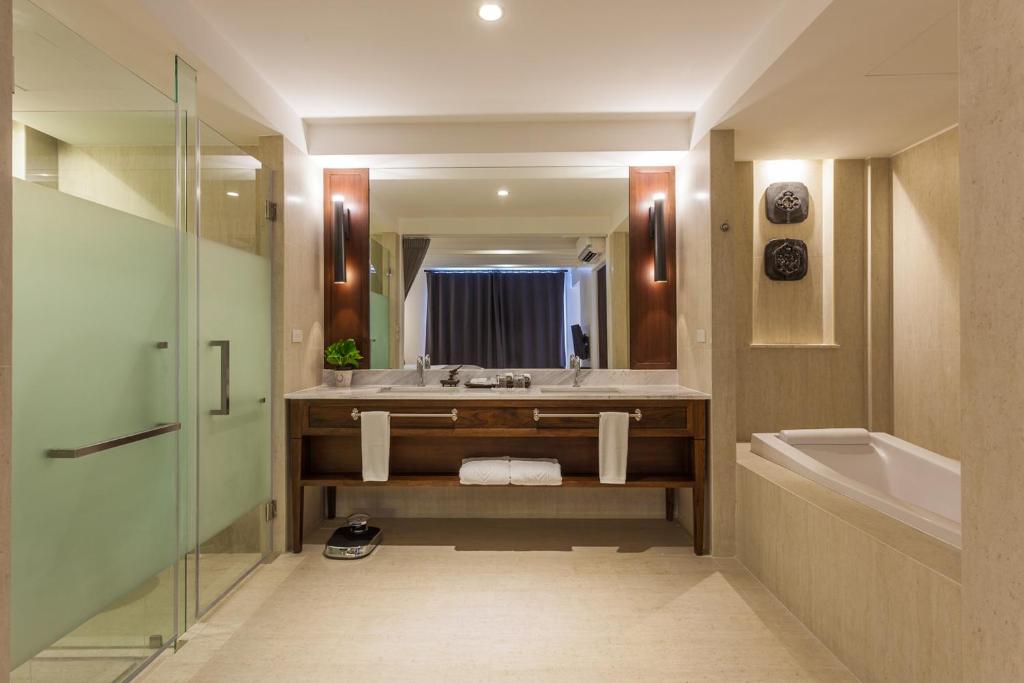 Marine Beach Hotel Pattaya - SHA Plus Marine Beach Hotel Pattaya - SHA Plus