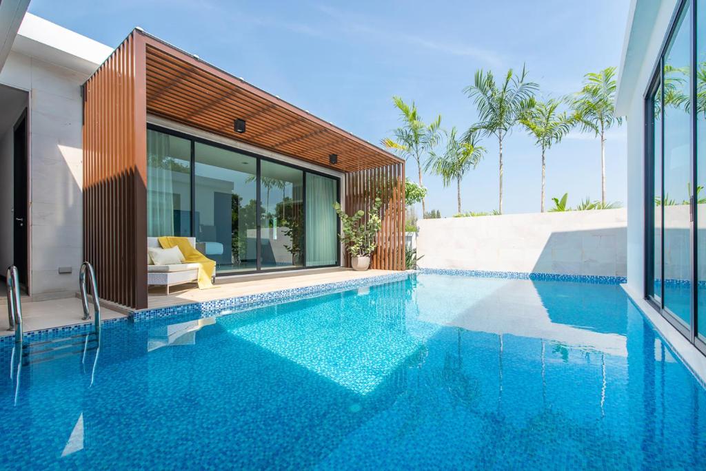 Luxury 3-Bedroom Pool Villa Beach Access, Na Jomtien Pattaya Luxury 3-Bedroom Pool Villa Beach Access, Na Jomtien Pattaya