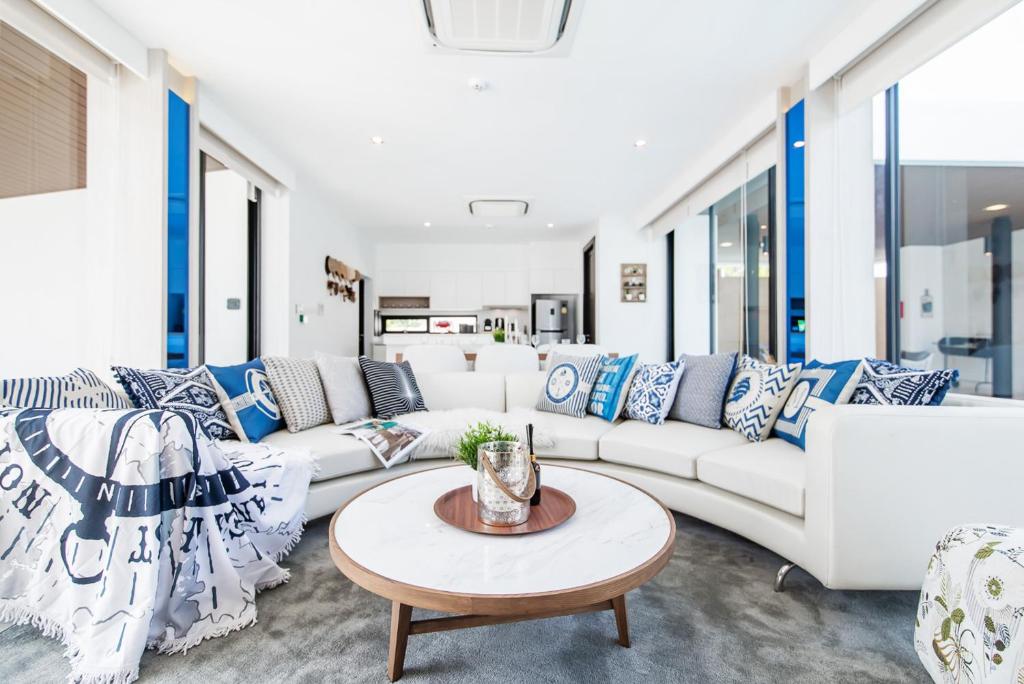 Luxury 3-Bedroom Pool Villa Beach Access, Na Jomtien Pattaya Luxury 3-Bedroom Pool Villa Beach Access, Na Jomtien Pattaya