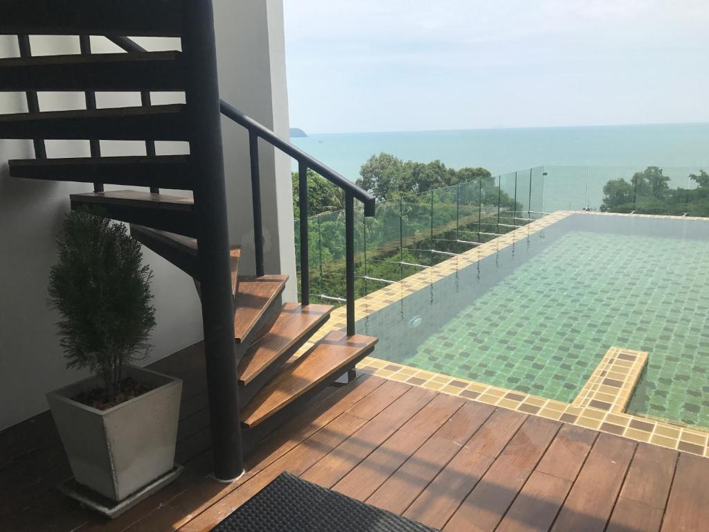 Deamber Bangsare Pattaya Deamber Bangsare Pattaya