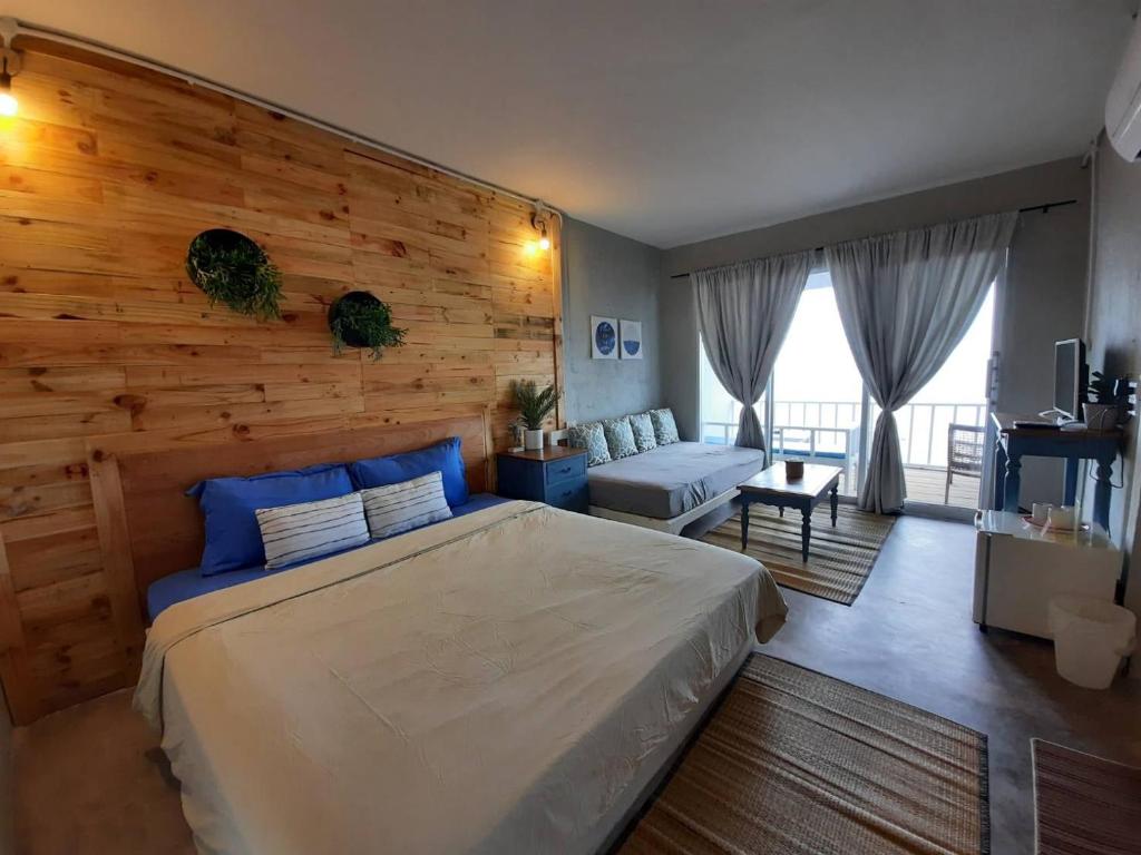 บ้านฟ้าใส รีสอร์ท เกาะล้าน