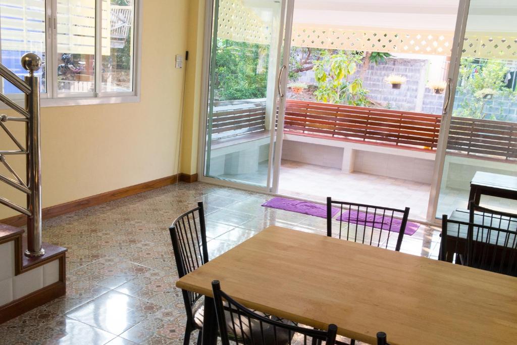 Rak Ban Kerd House Rak Ban Kerd House