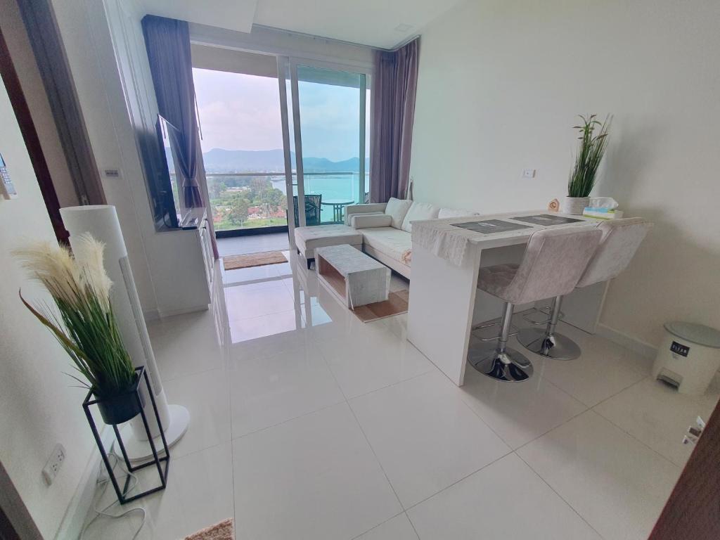 Delmare Beachfront Bangsaray Premium Condominium Delmare Beachfront Bangsaray Premium Condominium