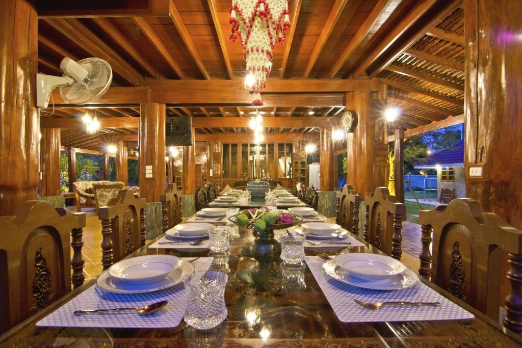 Bueng Bua Thong Resort Bueng Bua Thong Resort