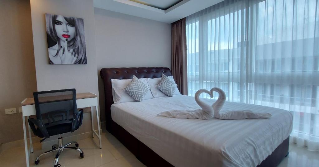 Grand Avenue Pattaya - Luxury Suite - 2 bedroom 2 baths - Pool-view Grand Avenue Pattaya - Luxury Suite - 2 bedroom 2 baths - Pool-view