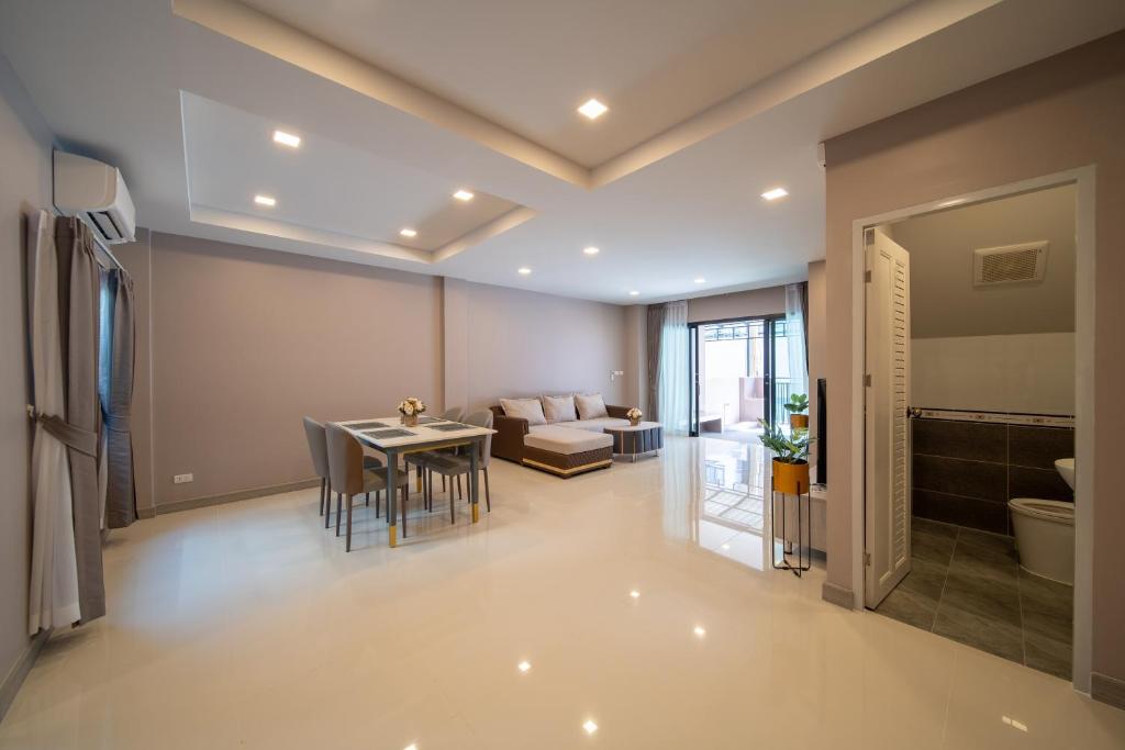 Long-term renting benefits Jomtien Beach The Venice Villa Long-term renting benefits Jomtien Beach The Venice Villa