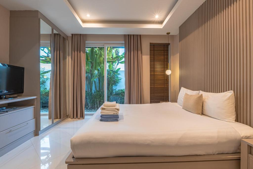 Palm Oasis Pool Villa by Pattaya Holiday
