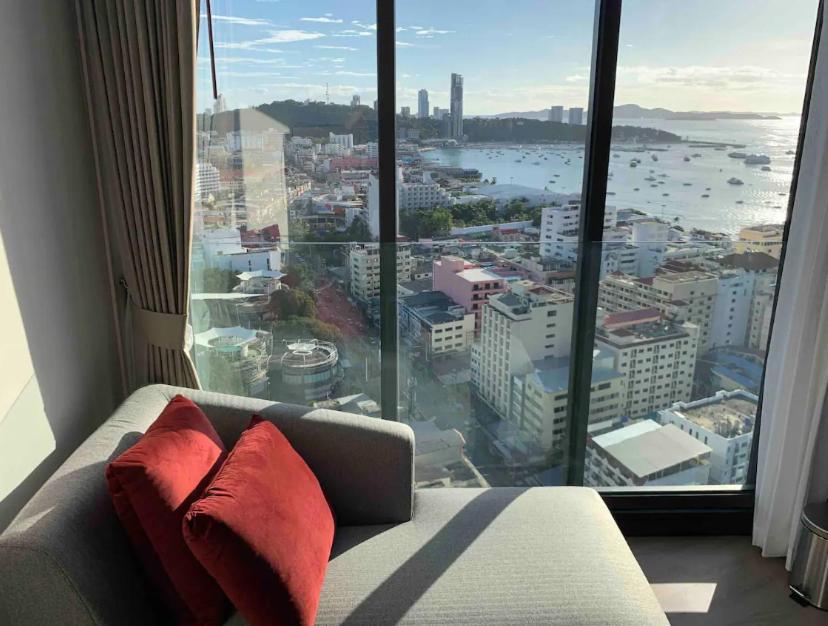 The EDGE Central PATTAYA SeaView with Infinity Pool & Free Netflix The EDGE Central PATTAYA SeaView with Infinity Pool & Free Netflix