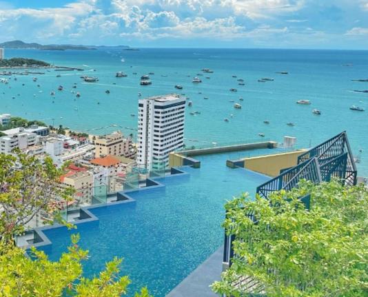 The EDGE Central PATTAYA SeaView with Infinity Pool & Free Netflix The EDGE Central PATTAYA SeaView with Infinity Pool & Free Netflix