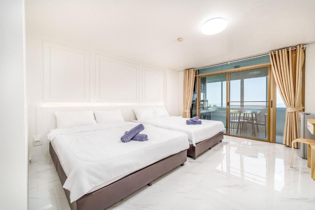 Bang Saen Royal Beach by Sea view Bang Saen Bang Saen Royal Beach by Sea view Bang Saen