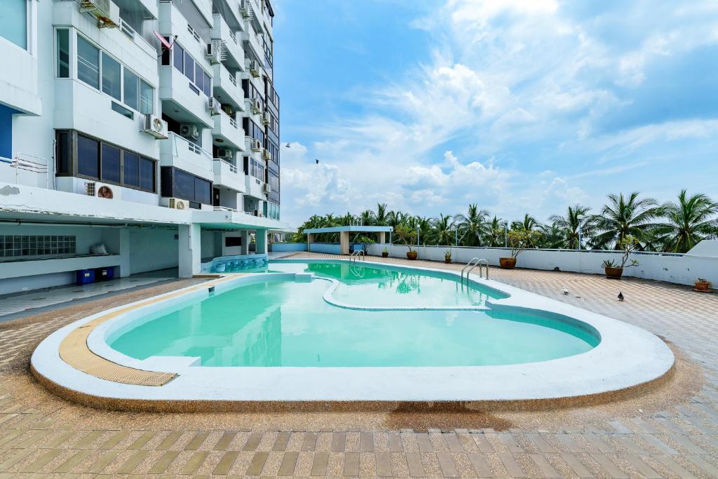Bang Saen Royal Beach by Sea view Bang Saen Bang Saen Royal Beach by Sea view Bang Saen