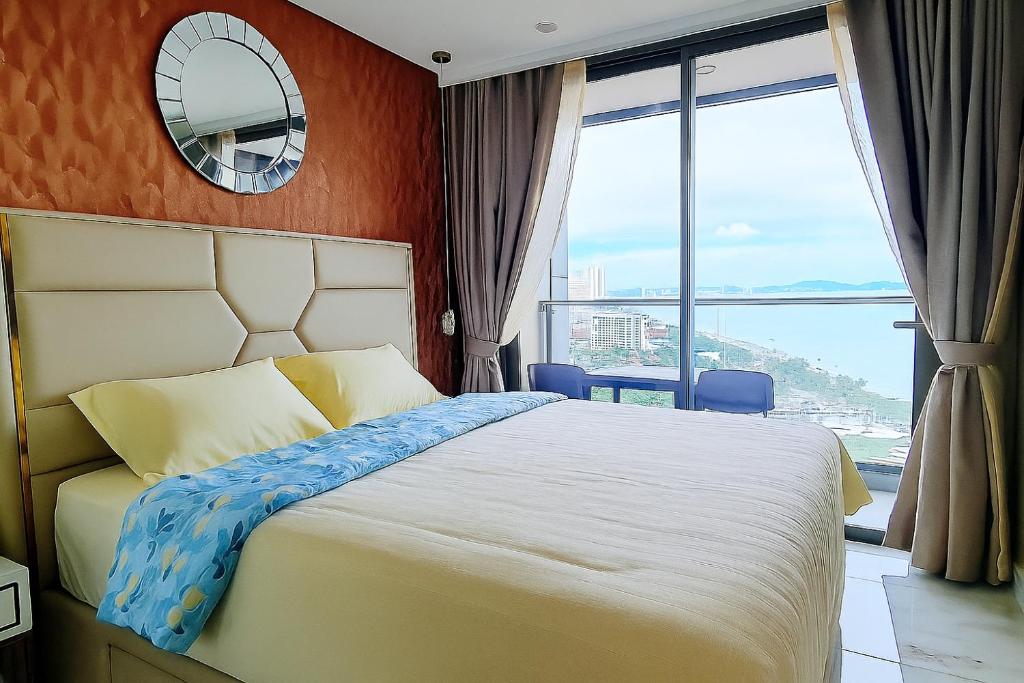 Pattaya Seaview Beachfront Skypool Copacabana Jomtien Condo