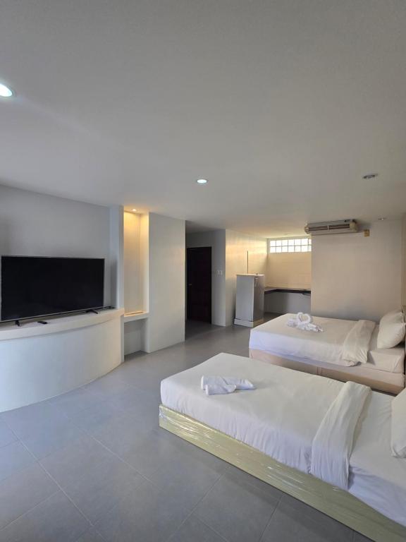 Middle tree house pattaya Middle tree house pattaya
