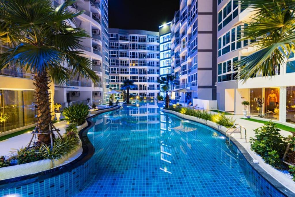 Grand Avenue Pattaya - Pool-view Suite, 55sqm Grand Avenue Pattaya - Pool-view Suite, 55sqm