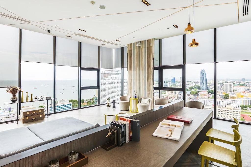 Central Pattaya Fully Equipped Condo Next to Beach Central Pattaya Fully Equipped Condo Next to Beach