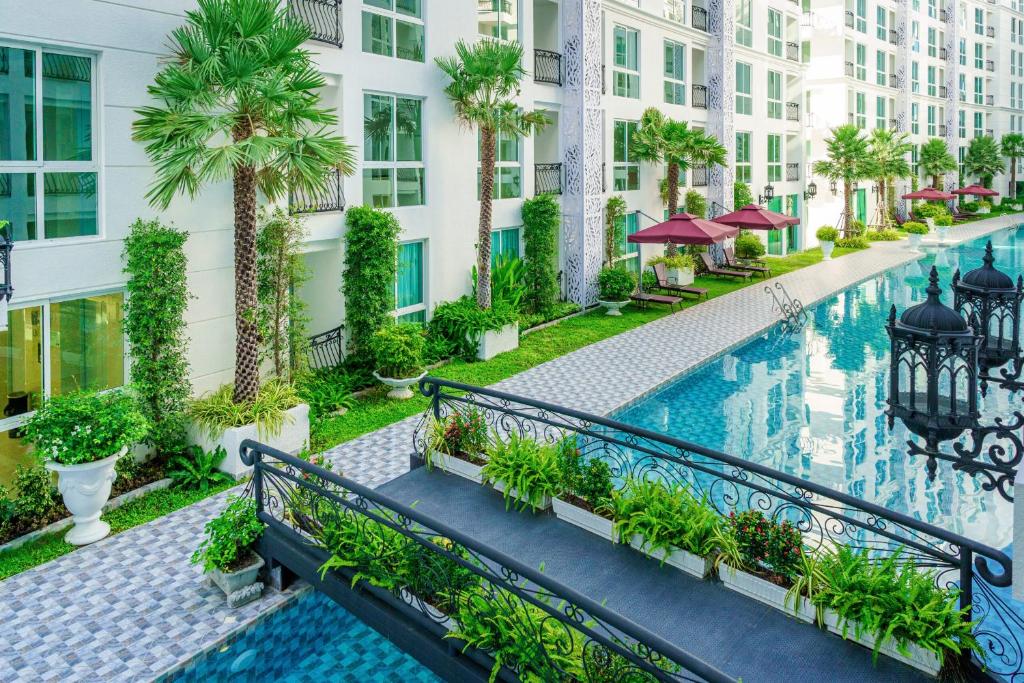 City Garden Olympus Condo & Yahaha