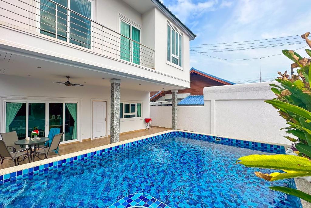 Relax Pool Villa Near Walking Street,jacuzzi ,BBQ 5Bed 6Bath City house54 Relax Pool Villa Near Walking Street,jacuzzi ,BBQ 5Bed 6Bath City house54