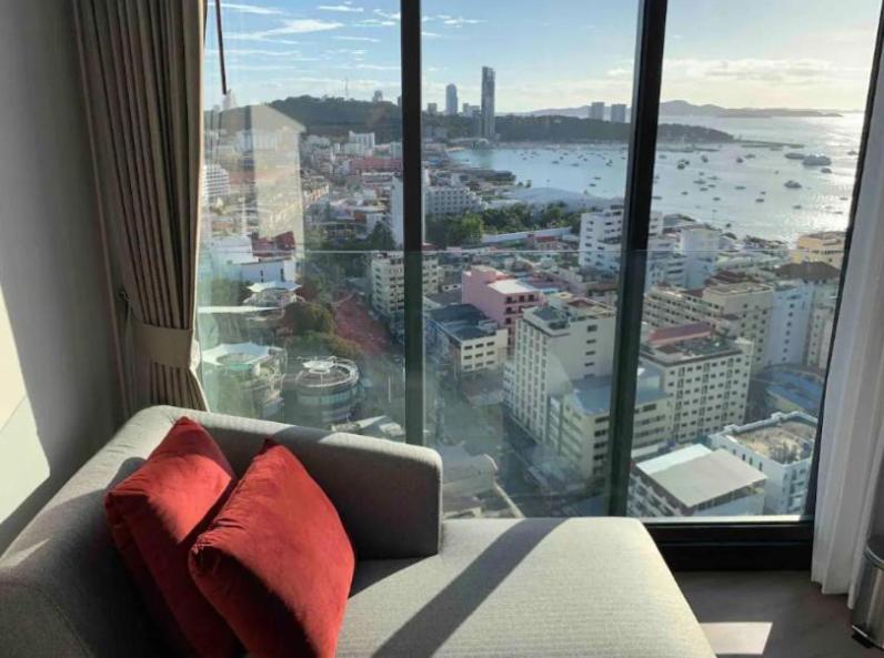 Edge Central Pattaya SeaView with Infinity Pool & Free Netflix Edge Central Pattaya SeaView with Infinity Pool & Free Netflix