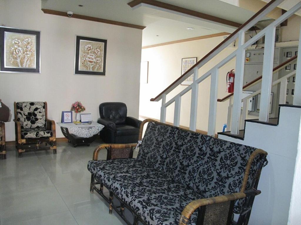 Rouge Service Apartments, Soi Buakhao Rouge Service Apartments, Soi Buakhao