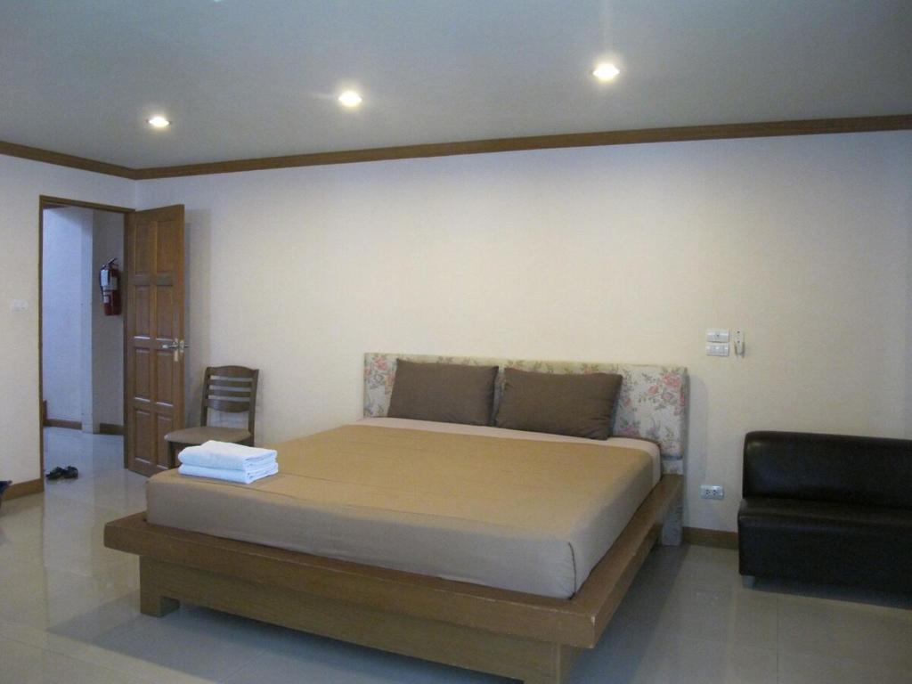 Rouge Service Apartments, Soi Buakhao Rouge Service Apartments, Soi Buakhao