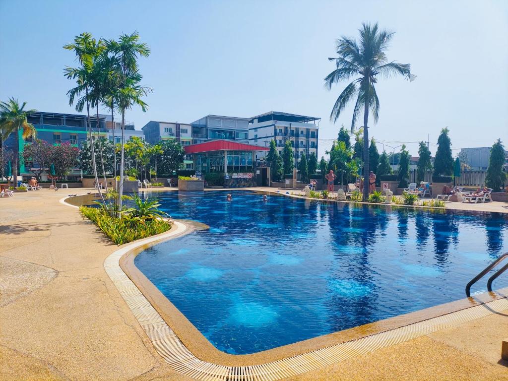 High Floor Seaview Beach Apartments-tub face to Ocean,projector,high speed Wi-Fi High Floor Seaview Beach Apartments-tub face to Ocean,projector,high speed Wi-Fi