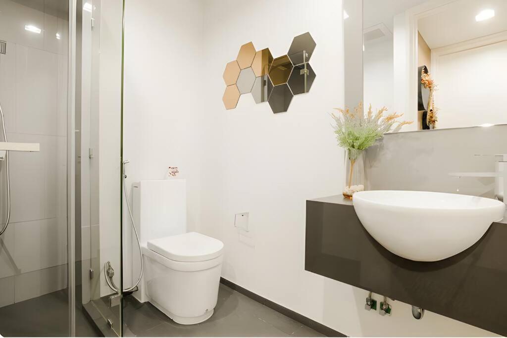 Luxury 70Sqm 2 BR Condo Next to Walking Street Luxury 70Sqm 2 BR Condo Next to Walking Street