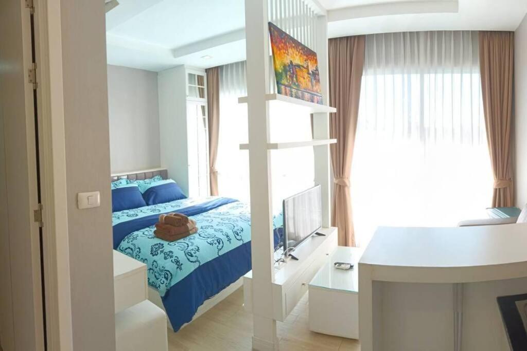 Fluffy bed and seaview @Bangsaen Fluffy bed and seaview @Bangsaen