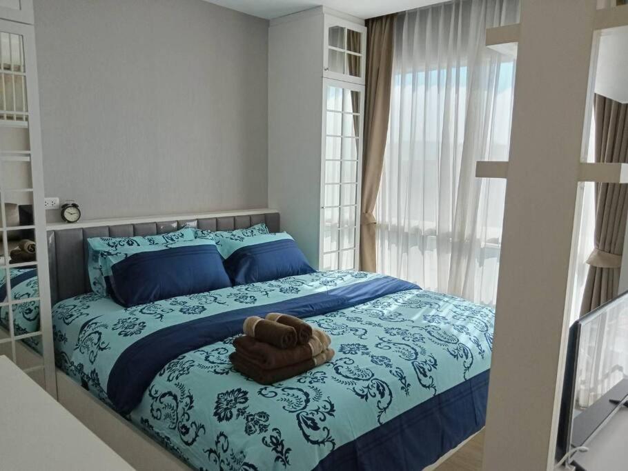 Fluffy bed and seaview @Bangsaen Fluffy bed and seaview @Bangsaen