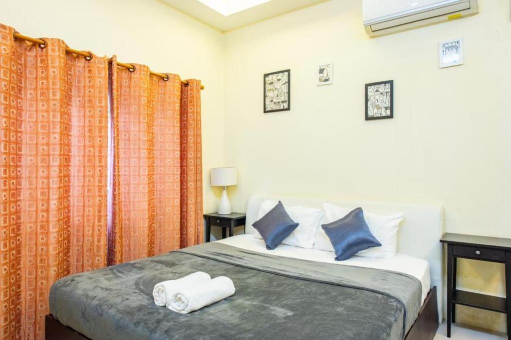 Pool Villa Near Jomtien Beach on Thep Prasit Road with private Swimming pool, garden and free electricity of 60 units per stay night Pool Villa Near Jomtien Beach on Thep Prasit Road with private Swimming pool, garden and free electricity of 60 units per stay night