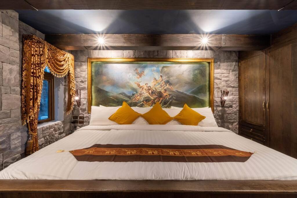 The Castle Pratumnak Hill Pattaya 6 Bedroom