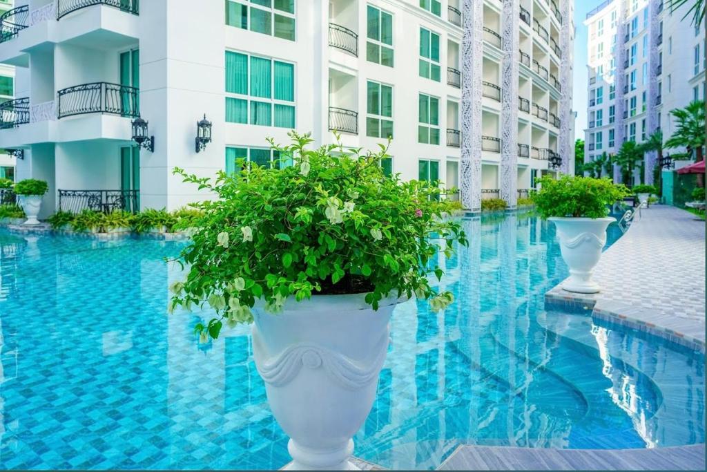 Pattaya center luxurious garden apartment 2 Pattaya center luxurious garden apartment 2